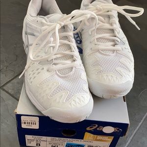 Women’s  ASICS tennis sneakers size 8 wide